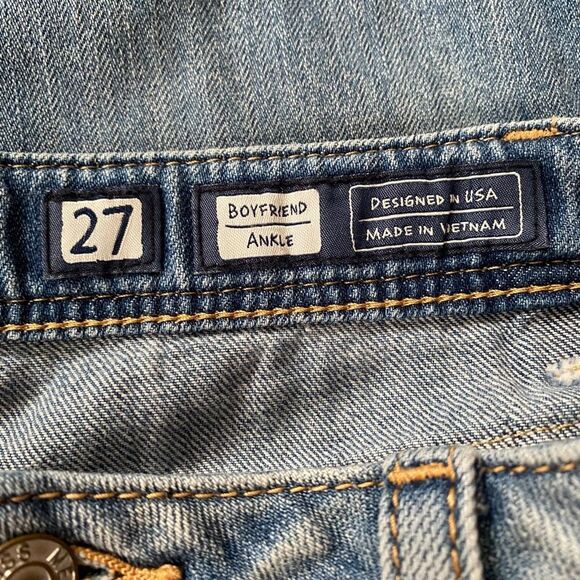 Miss Me Boyfriend Light Wash Ankle Floral Embroidered Jeans - Picture 9 of 14